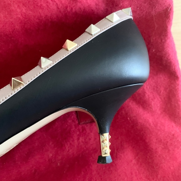 Valentino Black Leather Studded Accents Pumps - Picture 4 of 11